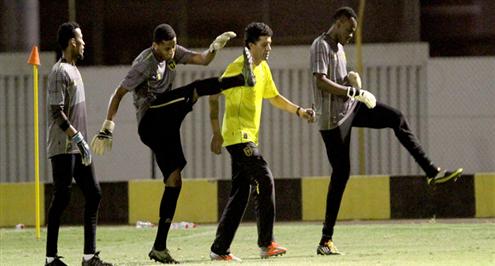 الفريدي ينقطع عن تدريبات الاتحاد.. وغموض في غياب فلاته